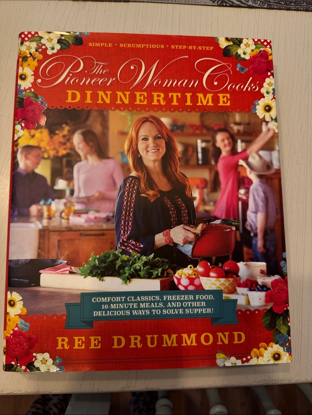 The Pioneer Woman Cooke Dinnertime Cookbook. It is in excellent used condition